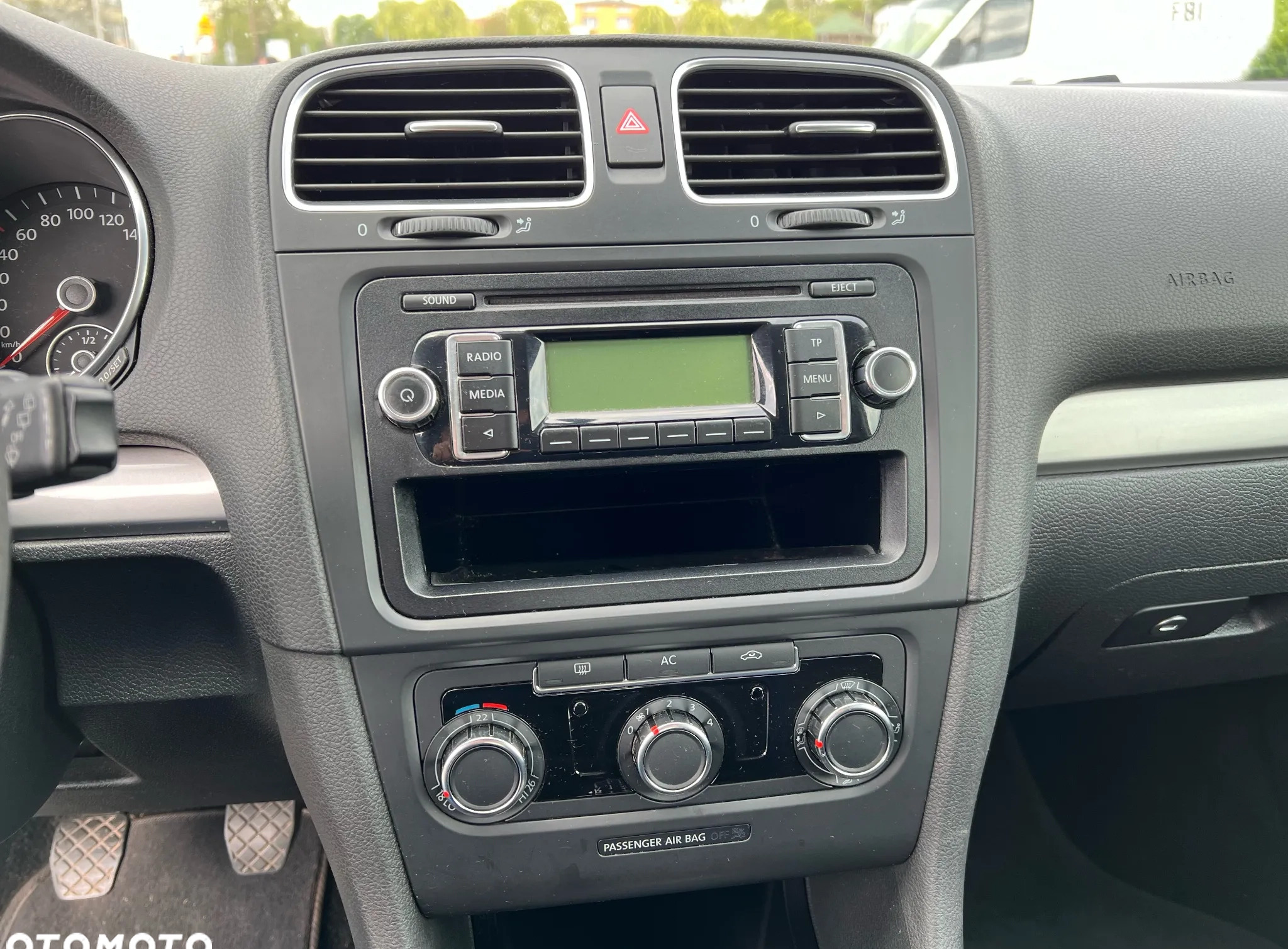 Volkswagen Golf cena 19500 przebieg: 180500, rok produkcji 2009 z Syców małe 106